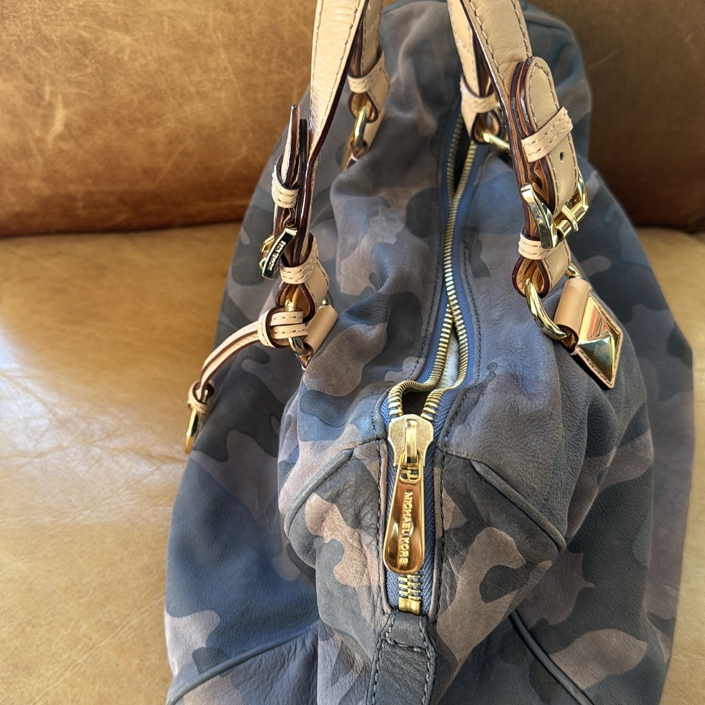 RARE Michael Kors Blue Camo Distressed Camouflage Leather Bag + FREE Makeup Bag - Picture 7 of 14